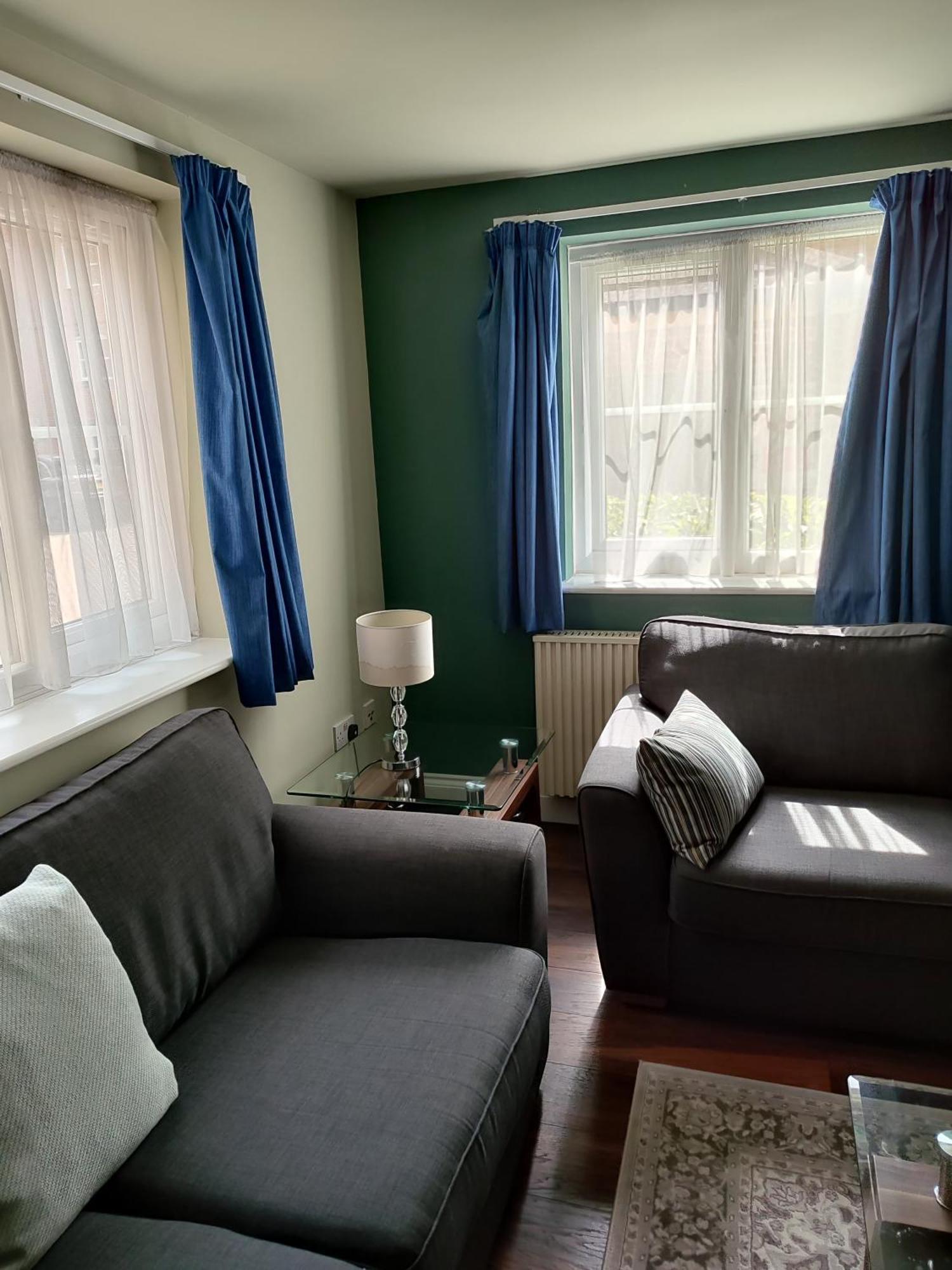 Comfortable Two Bedroom Modern Apartment London Exterior photo